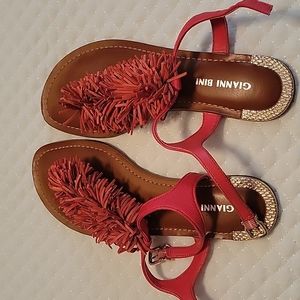 Sandals with fringe